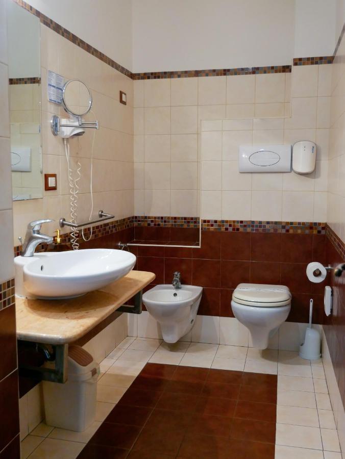 My Friend Antonia Bed & Breakfast Barcellona-Pozzo di Gotto Exterior foto